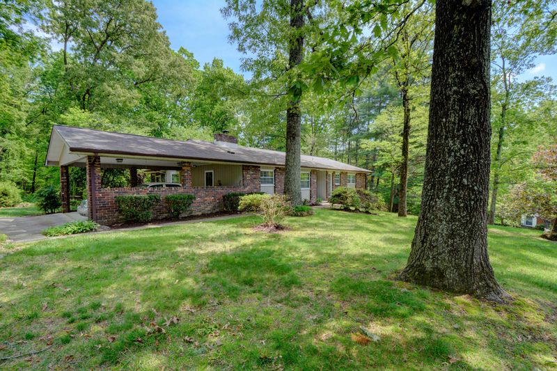 126 Monticello Rd, Oak Ridge, TN 37830