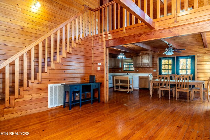 126 Mountain Loft Rd, Townsend, TN 37882