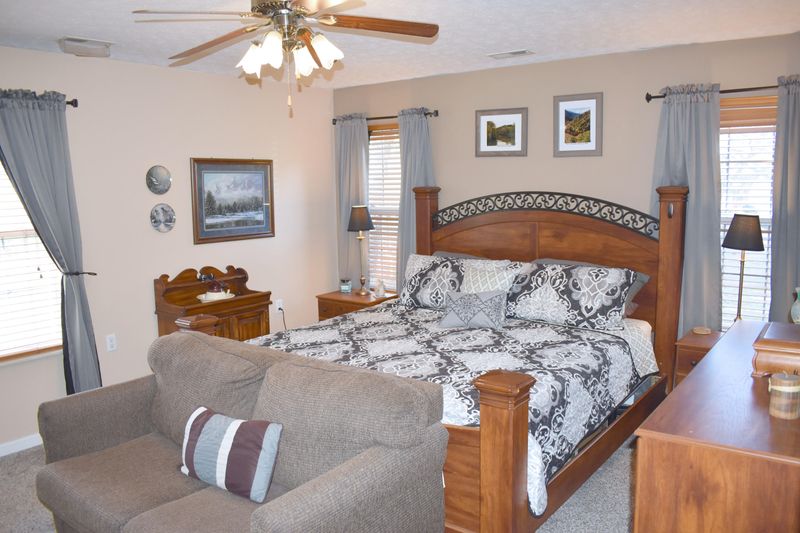 126 Pleasant View Dr, Oliver Springs, TN 37840