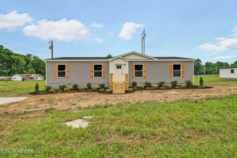 126 Pullman Ln, Oneida, TN 37841