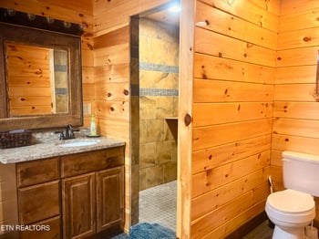 126 Rafter Rd, Tellico Plains, TN 37385