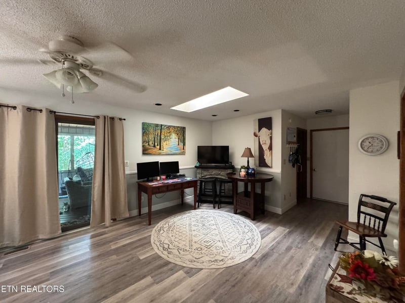 126 Rolling Green Dr, Crossville, TN 38558
