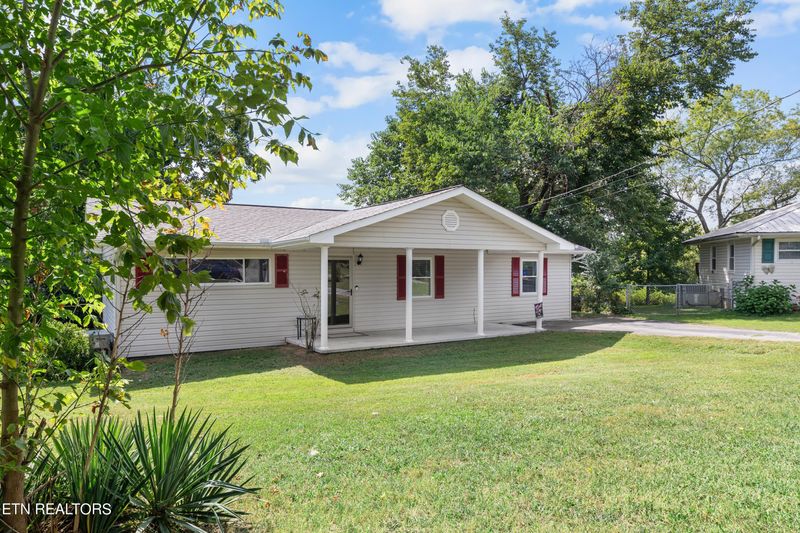 126 Spain Cir, Harriman, TN 37748