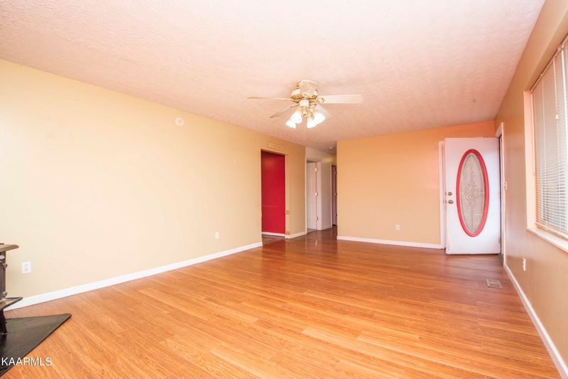 126 Spring Branch Rd, Maynardville, TN 37807