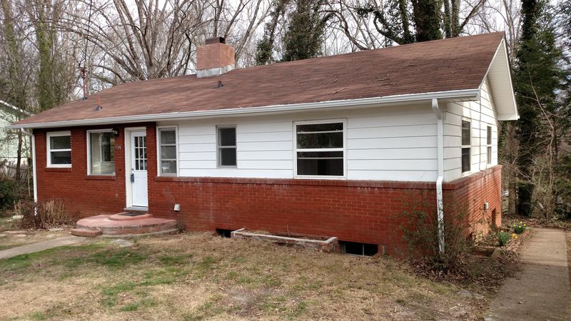 126 Tabor Rd, Oak Ridge, TN 37830