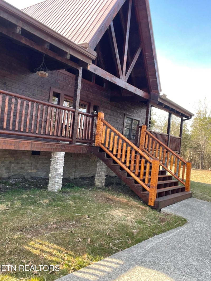 126 Thomas Rd, Luttrell, TN 37779