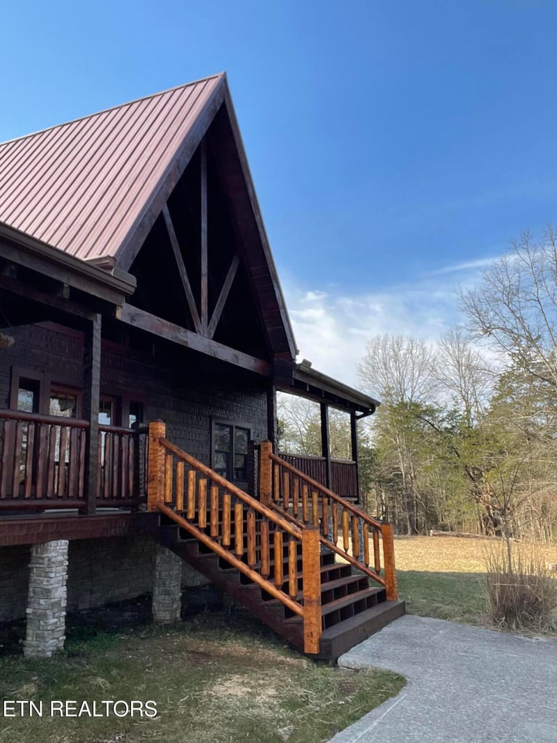 126 Thomas Rd, Luttrell, TN 37779