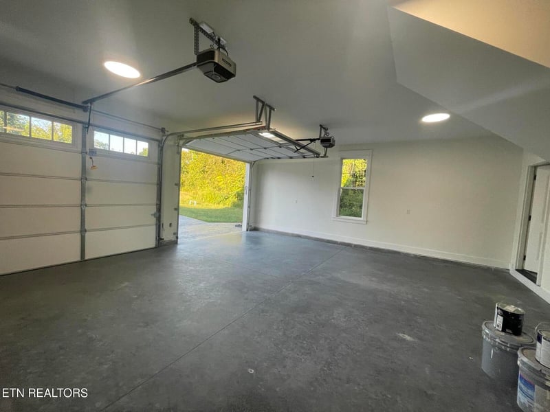 126 Utsesti Way, Loudon, TN 37774