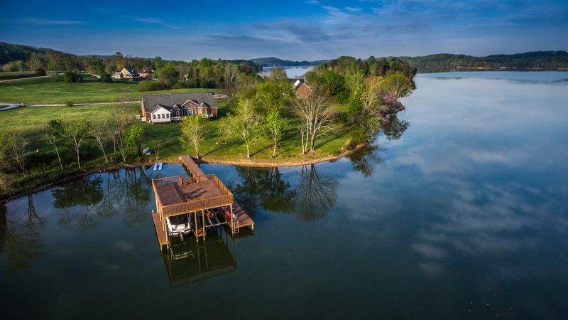 126 Vista Pointe Dr, Kingston, TN 37763