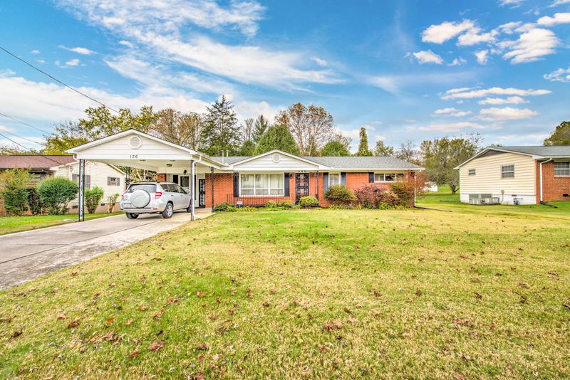 126 W Lincoln Rd, Oak Ridge, TN 37830