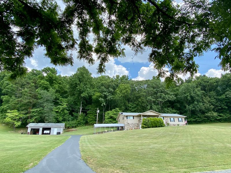 126 Waymier Rd, Sweetwater, TN 37874