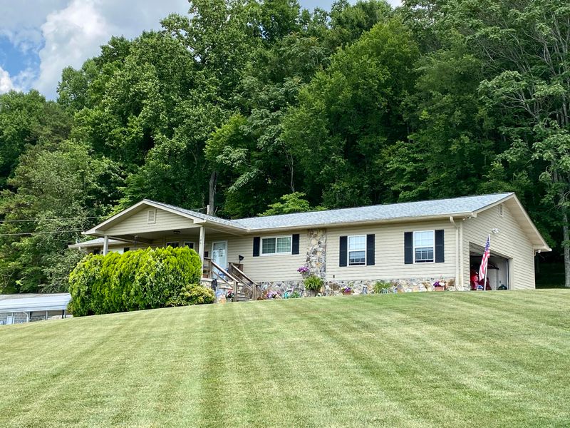 126 Waymier Rd, Sweetwater, TN 37874