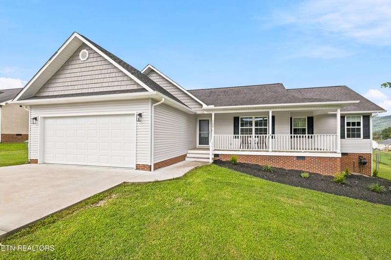 126 West Dr, Lafollette, TN 37766