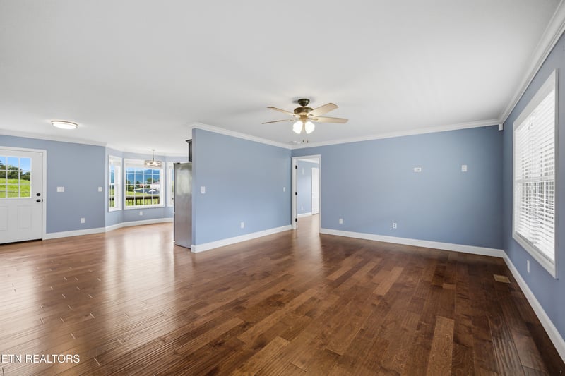 126 West Dr, Lafollette, TN 37766