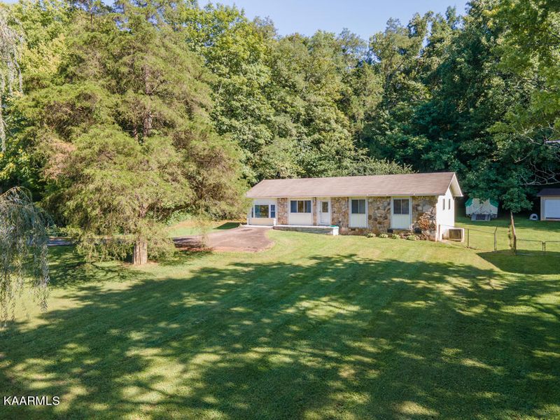 1260 Debi Cr Cir, Morristown, TN 37813