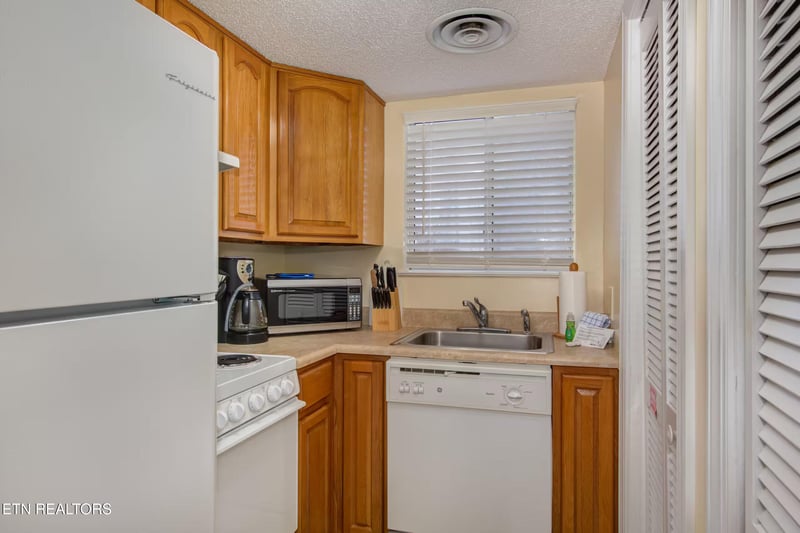 1260 Ski View Dr #APT 2104, Gatlinburg, TN 37738