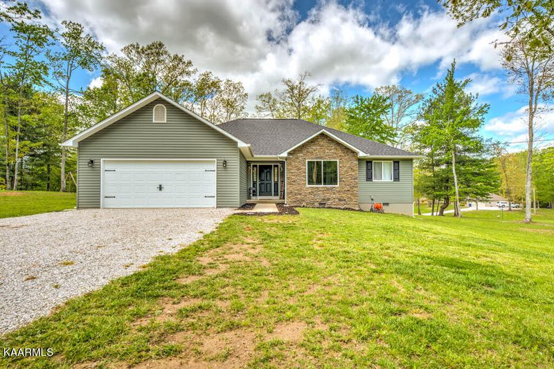 1260 Toomey Rd, Oneida, TN 37841
