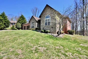1261 Houston Springs Rd, Greenback, TN 37742