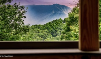 1263 Ski View Dr, Gatlinburg, TN 37738