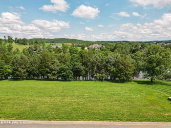 1263 Zepher Dr, Lenoir City, TN 37772