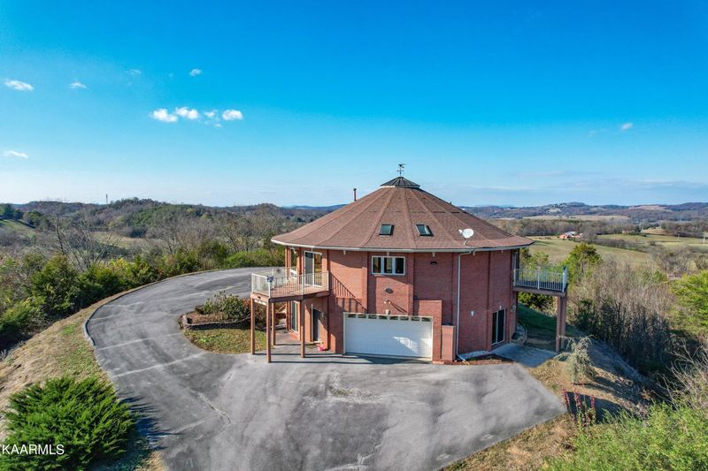 1264 Atchley Dr, Sevierville, TN 37876