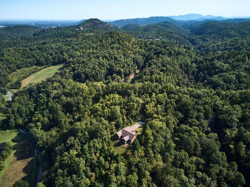 1265 Mill Creek Rd, Pigeon Forge, TN 37863