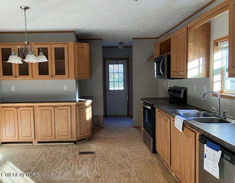 1266 Rock House Rd, Pioneer, TN 37847