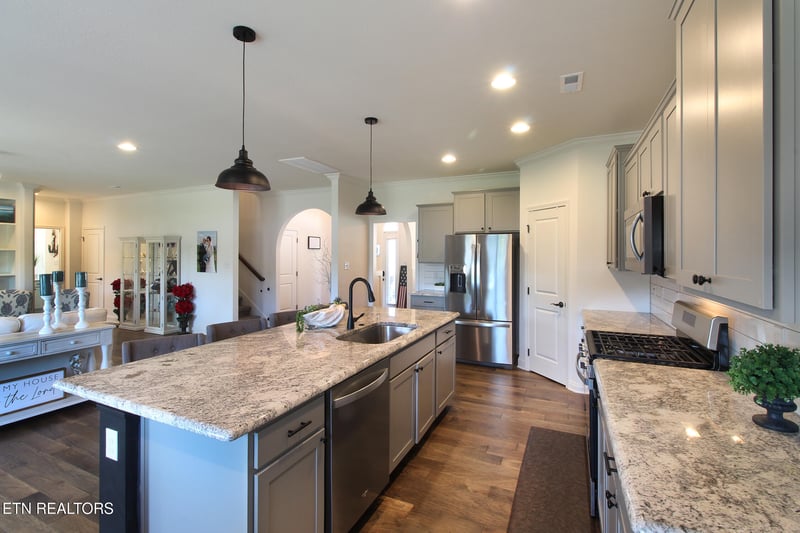 12664 Myrtle Ridge Ln, Knoxville, TN 37932