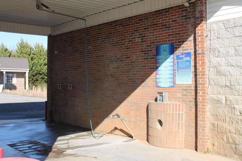 1269 Carding Machine Rd, Loudon, TN 37774