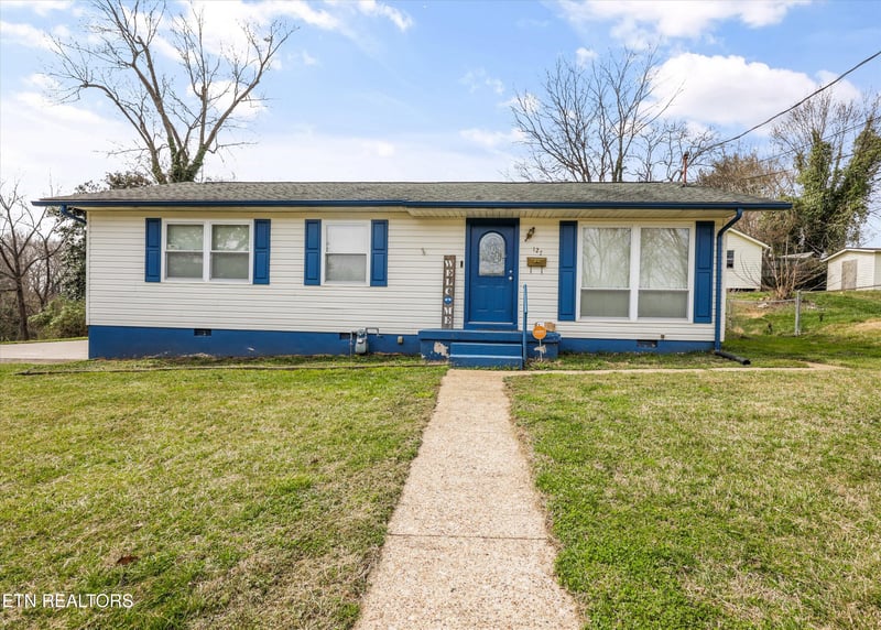 127 Athens Rd, Oak Ridge, TN 37830