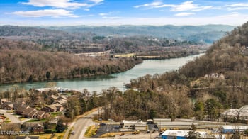 127 Athens Rd, Oak Ridge, TN 37830