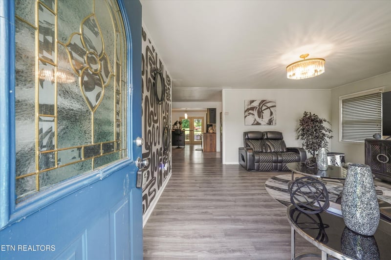 127 Athens Rd, Oak Ridge, TN 37830