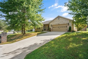 127 Capital Cir, Oak Ridge, TN 37830