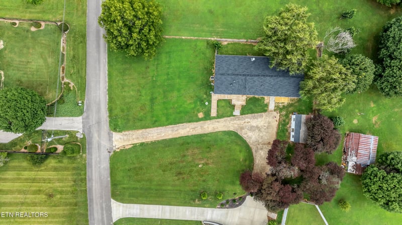 127 County Road 77, Riceville, TN 37370