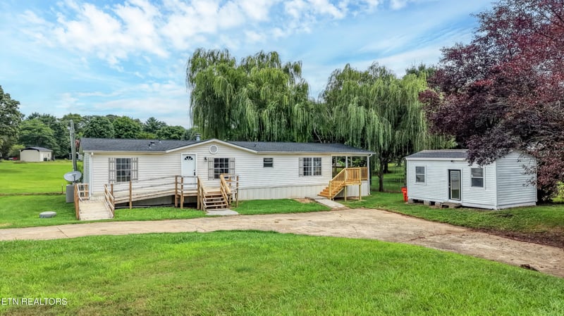 127 County Road 77, Riceville, TN 37370