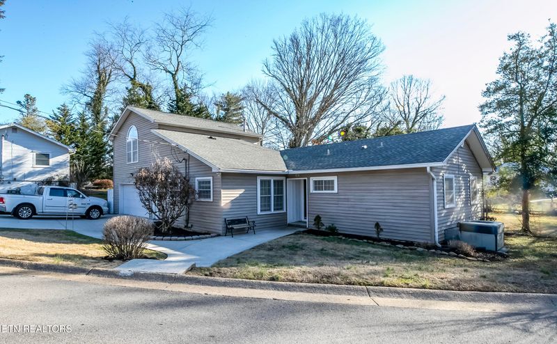 127 Euclid Cir, Oak Ridge, TN 37830