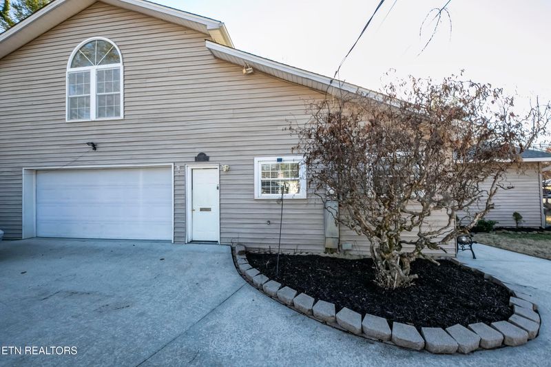 127 Euclid Cir, Oak Ridge, TN 37830