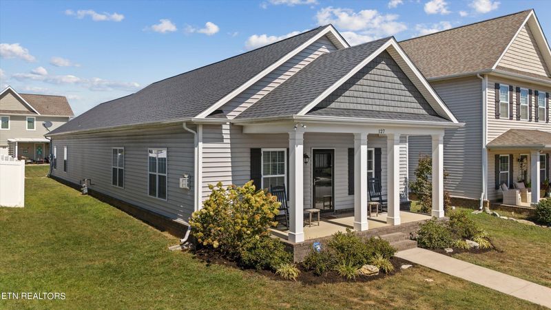 127 Hackberry St, Oak Ridge, TN 37830
