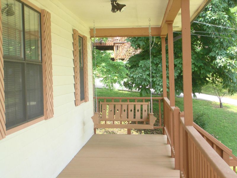 127 Indian Hills Cir, Clinton, TN 37716