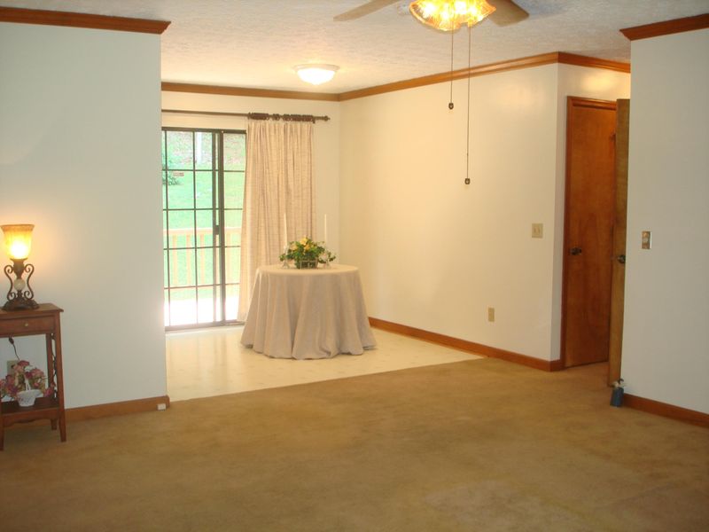 127 Indian Hills Cir, Clinton, TN 37716