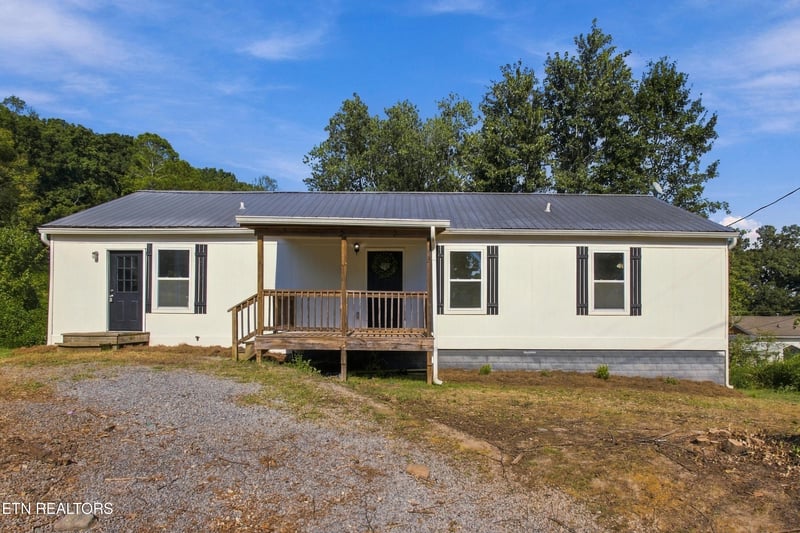 127 Jarrett Ln, Oak Ridge, TN 37830