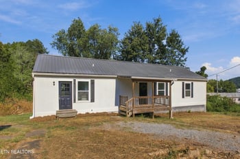 127 Jarrett Ln, Oak Ridge, TN 37830
