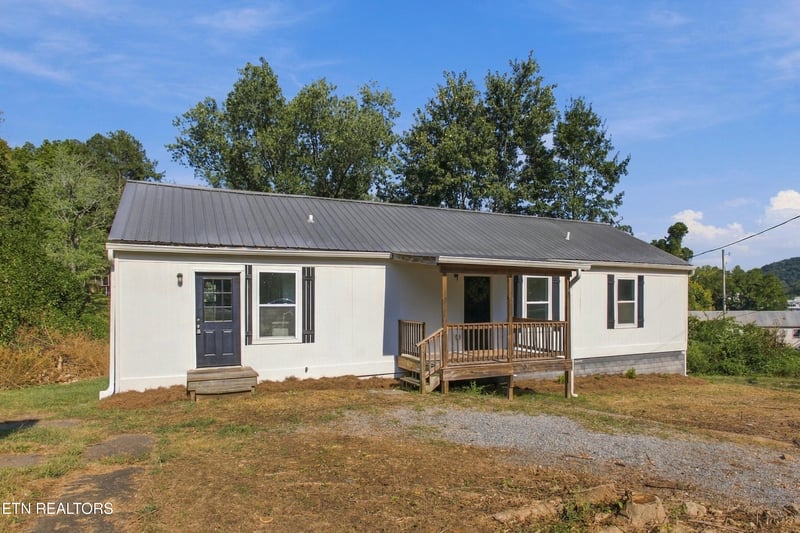 127 Jarrett Ln, Oak Ridge, TN 37830
