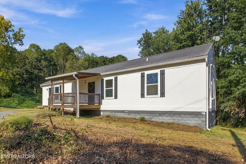 127 Jarrett Ln, Oak Ridge, TN 37830