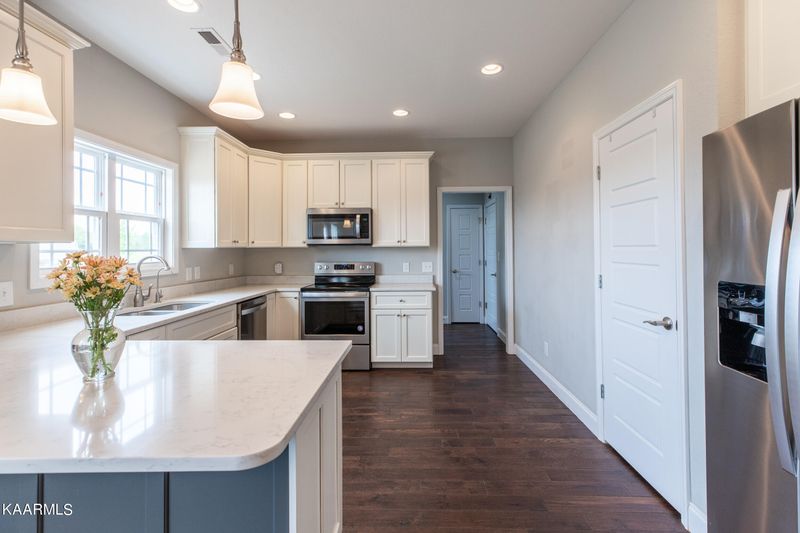 127 Katherine Ln, Clinton, TN 37716
