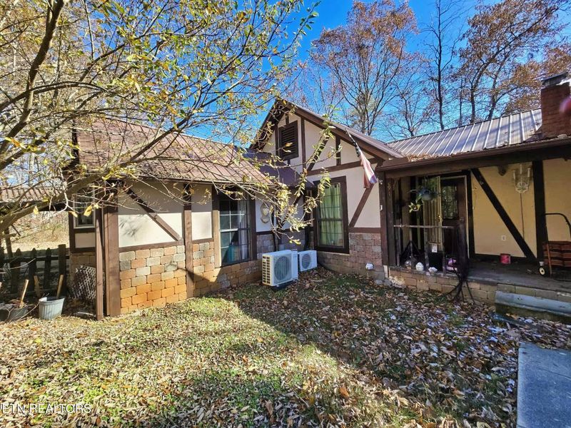 127 Lark Ln, Lafollette, TN 37766