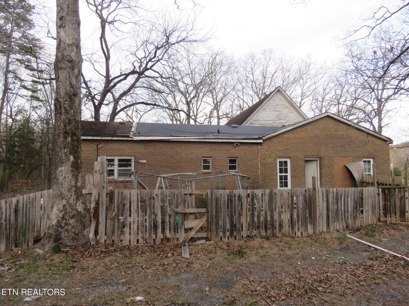 127 Manor Rd, Kingston, TN 37763