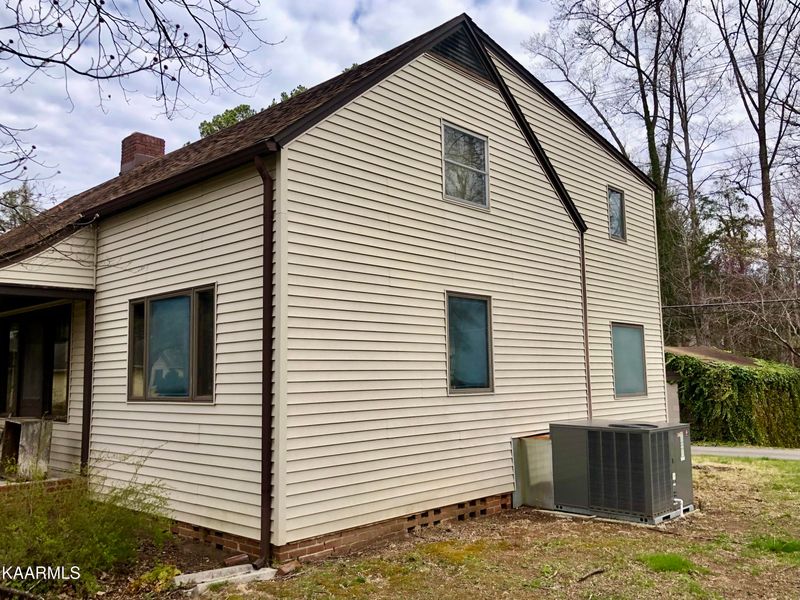 127 Orchard Rd, Norris, TN 37828