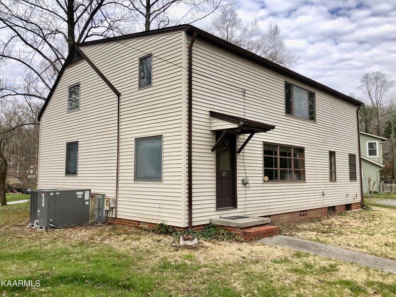 127 Orchard Rd, Norris, TN 37828