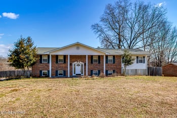 127 Scenic Lake Dr, Harriman, TN 37748